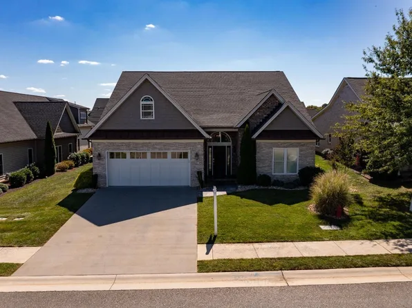 1099 Lindenshire Dr, Forest, VA 24551