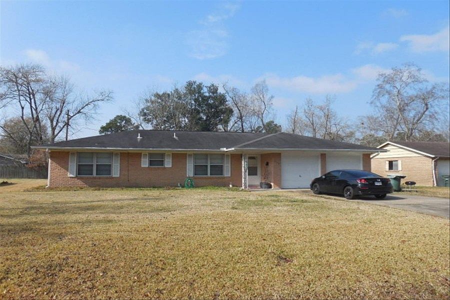 1st image of 550 Carnahan Pl