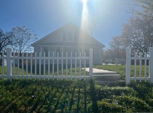 784 Cavalier Dr, Hillsville, VA 24343