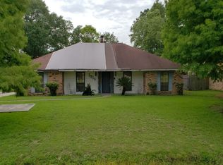 1014 Barkley Dr, Baton Rouge, LA 70810