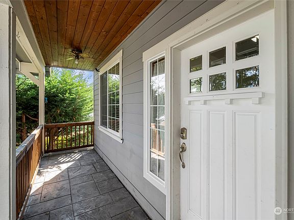 5th image of 780 Gracie Lane W