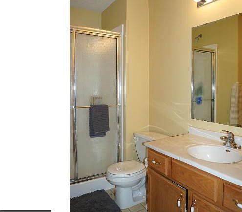 5th image of 928 Orchard St E