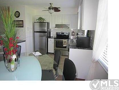 5th image of 1025 S Federal Hwy APT 6