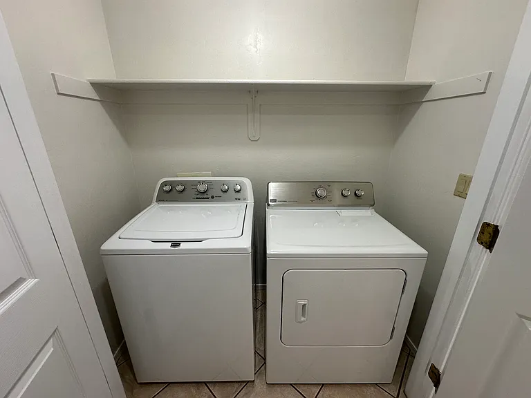8435 N Hanks Pl — Photo 8