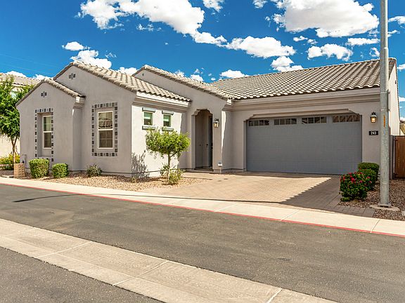 3rd image of 243 E Aster Dr