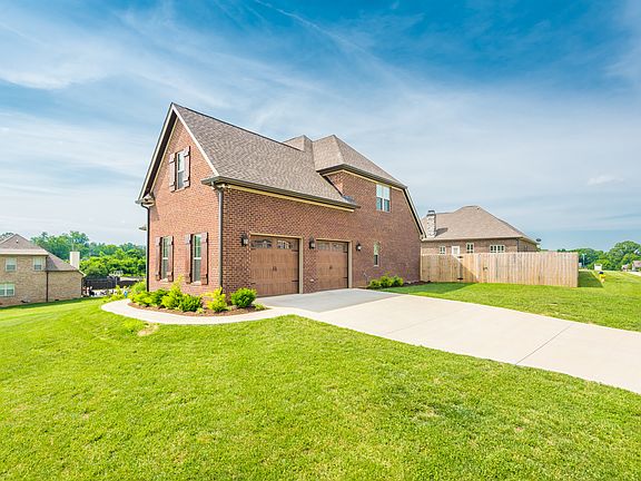 4th image of 638 Karch Dr