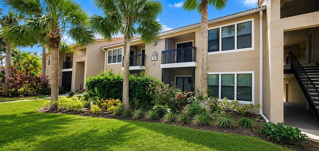 1 bed, 1.0 bath, 572 sqft, $1,300 — Photo 1