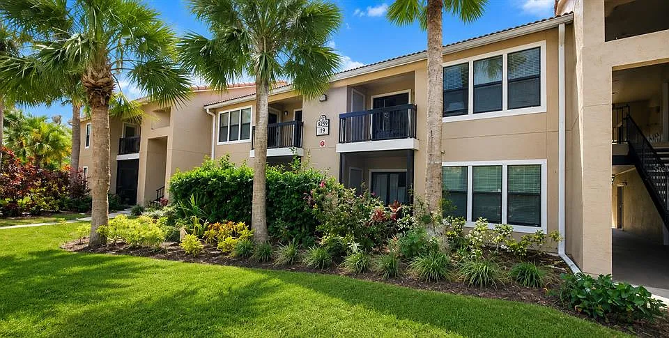 4033 Crockers Lake Blvd #1923