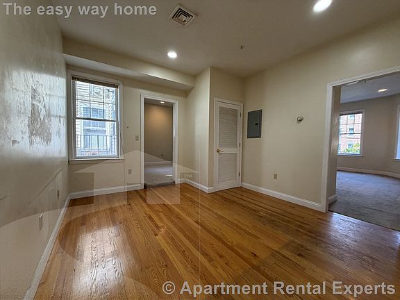 2nd image of 466 Green St APT 9E