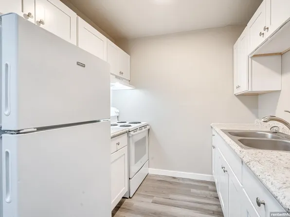 EVERGREEN PLACE, 3000 W Spencer St #J141, Appleton, WI 54914