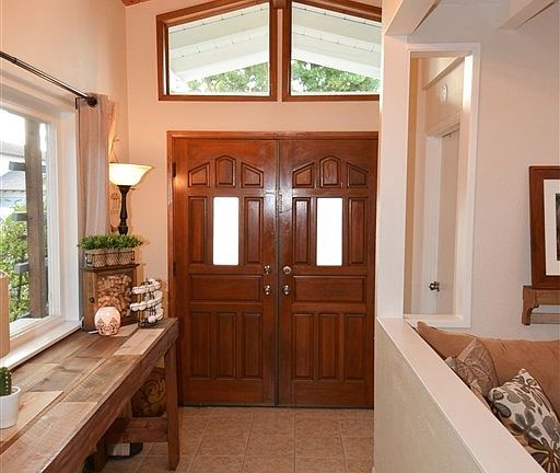 Very few homes of this era truly enjoy a Formal Entry.  As soon as you step in the door.... a smile will form on your face and you know you are in for a treat...