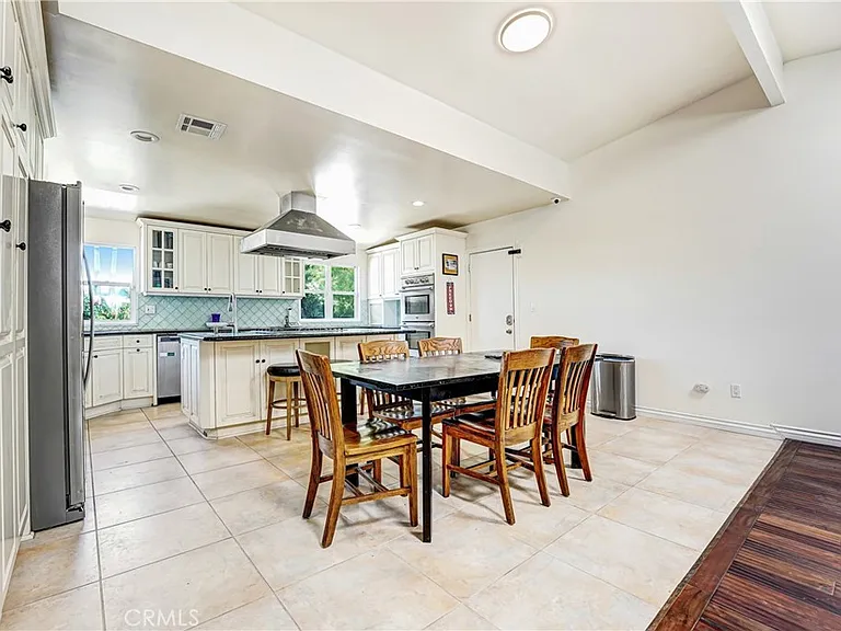 22450 Collins St — Photo 12