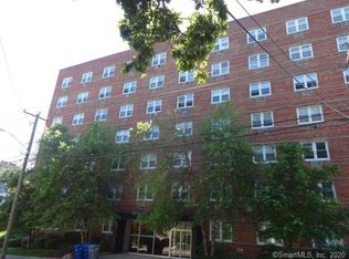 140 Grove St #1E, Stamford, CT 06902