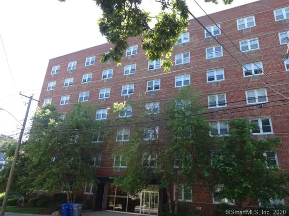 140 Grove St #1E, Stamford, CT 06902