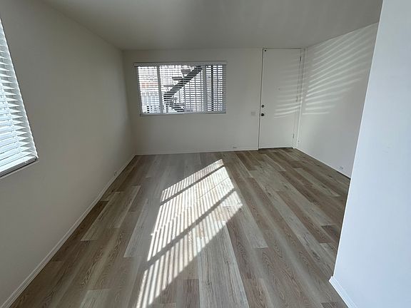 2nd image of 4851 Del Monte Ave APT 3