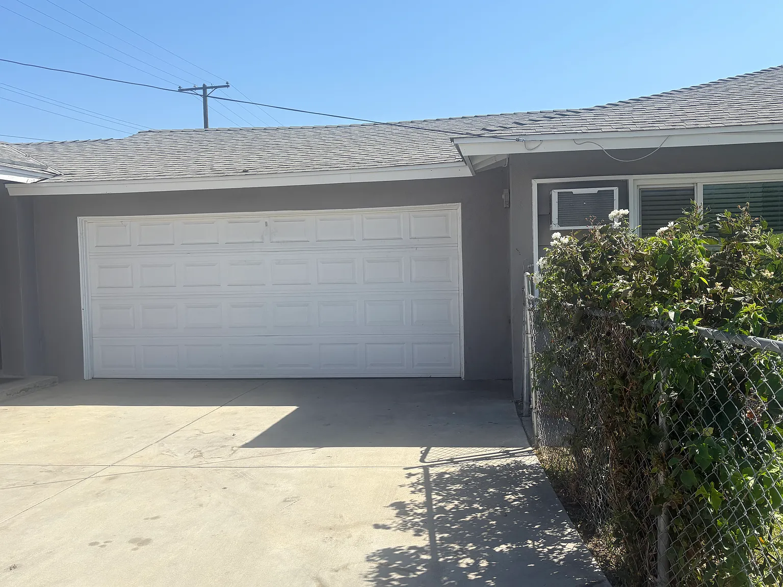 2 bed, 890 sqft, $2,760 — Photo 3