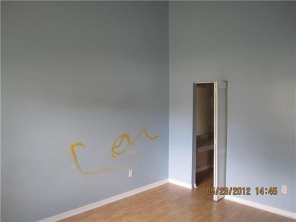4th image of 10249 NW 33rd Place #10249