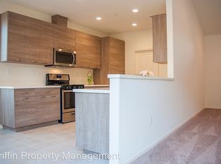 349 S Holland Ct, Visalia, CA 93292
