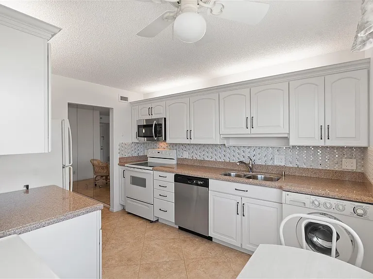 5200 N Ocean Blvd #710B — Photo 15