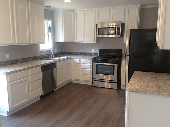 3rd image of 416 West Marylee