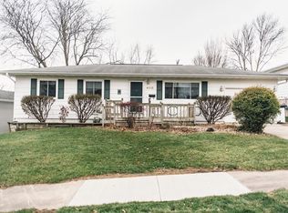 4315 Midway Dr NW, Cedar Rapids, IA 52405