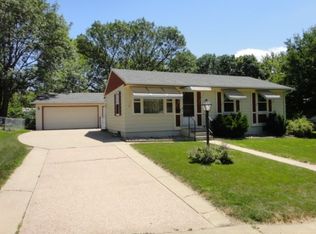 1708 S Larry Ln, Sioux Falls, SD 57103