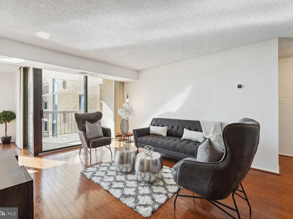 4500 S Four Mile Run Dr APT 1001, Arlington, VA 22204