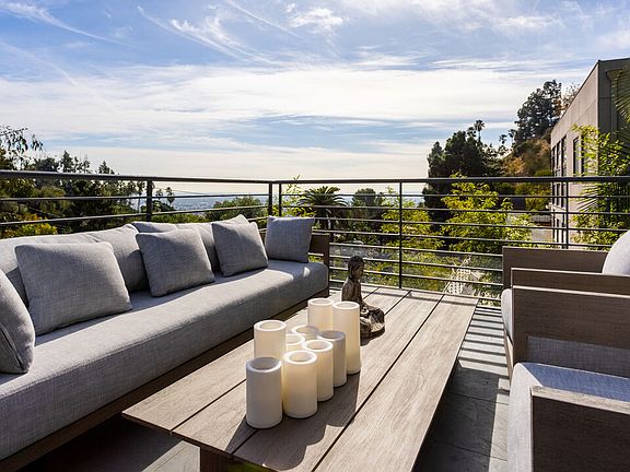 3rd image of 1935 Curson Pl