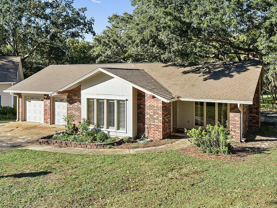 1st image of 3 Hanging Oak Cir