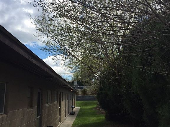 2nd image of 7103 W Arrowhead Ave APT E
