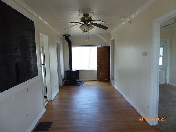 2nd image of 22 Bluemer Rd