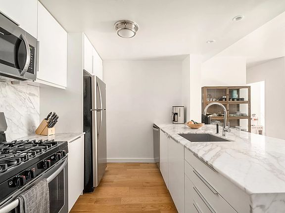 4th image of 380 Lenox Ave APT 4B