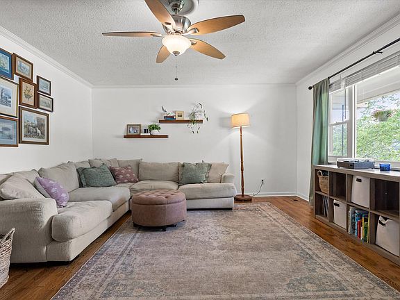 5th image of 105 Coburn Dr
