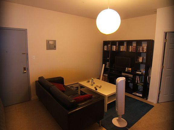 5th image of 168 Scholes St APT 1A