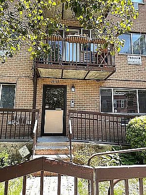 2nd image of 3113 30th St APT 1F