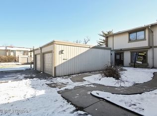 1063 Cascade Dr, Aurora, IL 60506