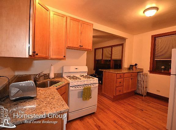 2nd image of 3217 W Belle Plaine Ave APT 02A