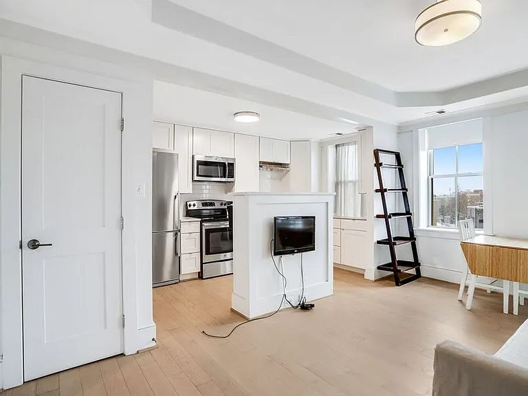 1451 Park Rd NW #520 — Photo 4