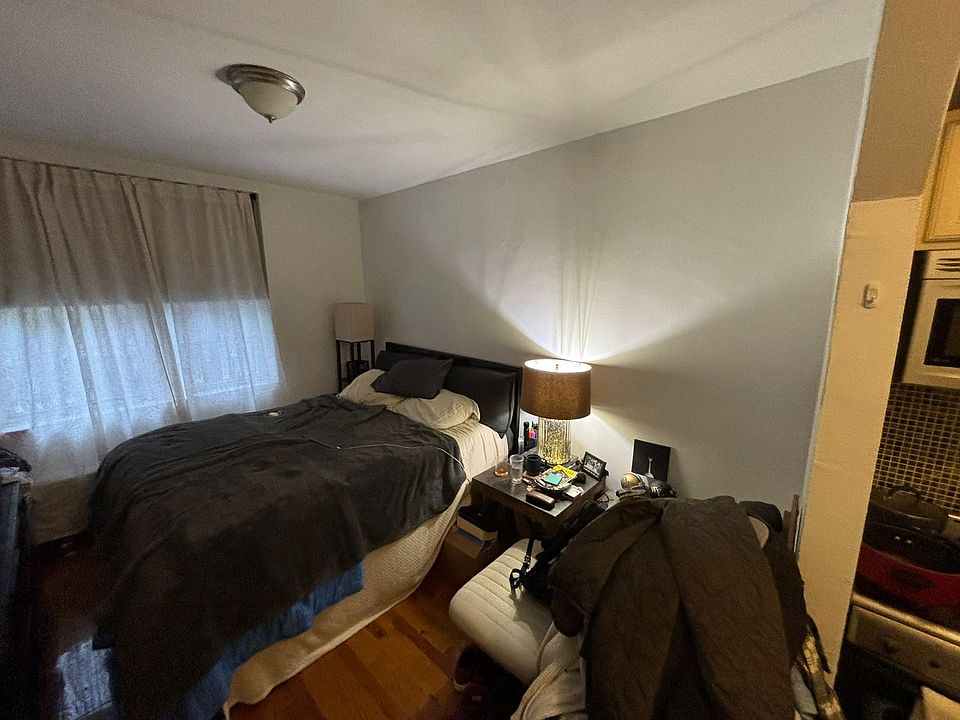 1st image of 542 E 11th St #2F