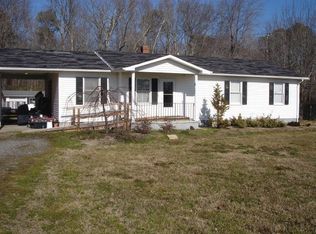 899 Bluff Point Rd, Kilmarnock, VA 22482