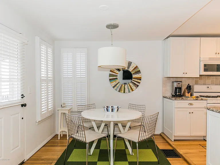 42 Central Ave — Photo 14
