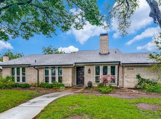 1928 Chesham Dr, Carrollton, TX 75007