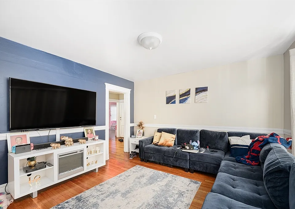 51 Lithgow St #3