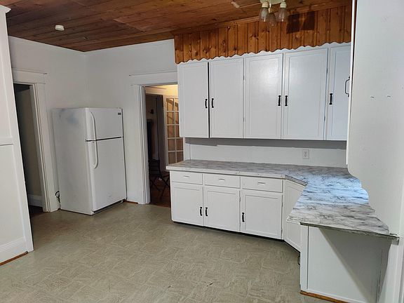 4th image of 3704 Nicholas St