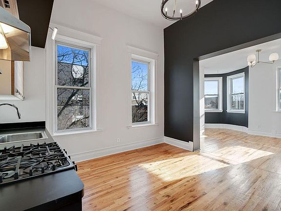 4th image of 2300 W North Ave #3F