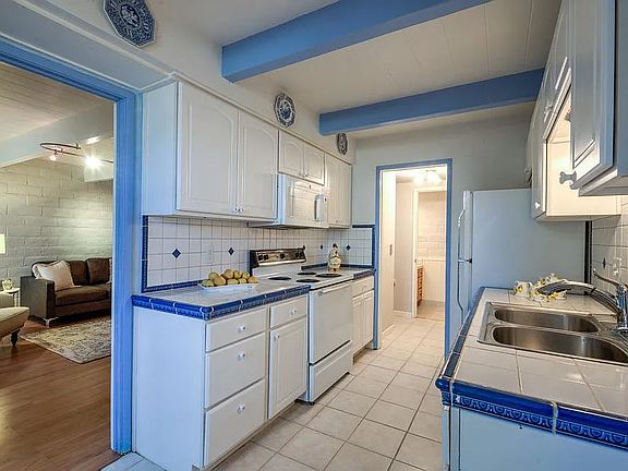4th image of 451 Dela Vina Ave APT 308