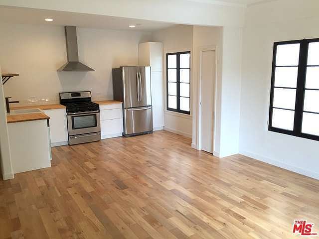 1st image of 409 N Genesee Ave #16