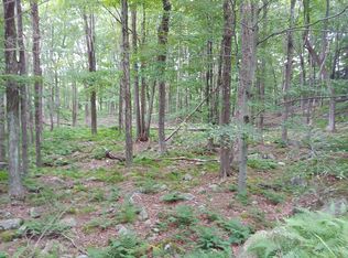 Hughes Dr, Greentown, PA 18426