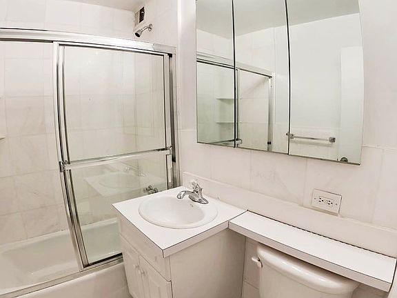 5th image of 191 E 76th St APT 5C