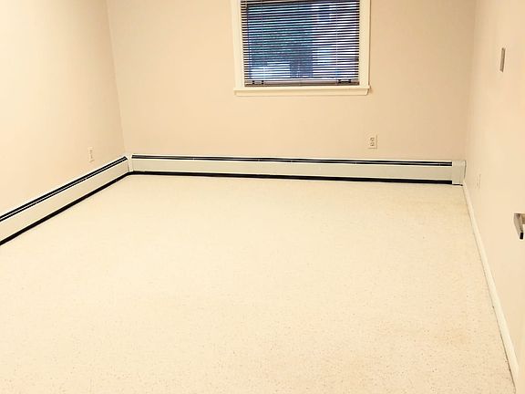5th image of 133 Oakwood Ave #2